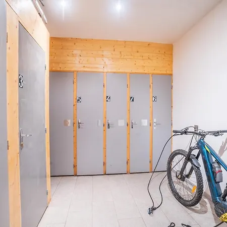 130m2 ,5 Chambres, Tres Bien Situe Appartement *