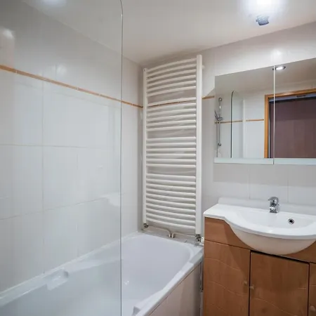 Appartement 130m2 ,5 Chambres, Tres Bien Situe *