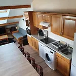 130m2 ,5 Chambres, Tres Bien Situe