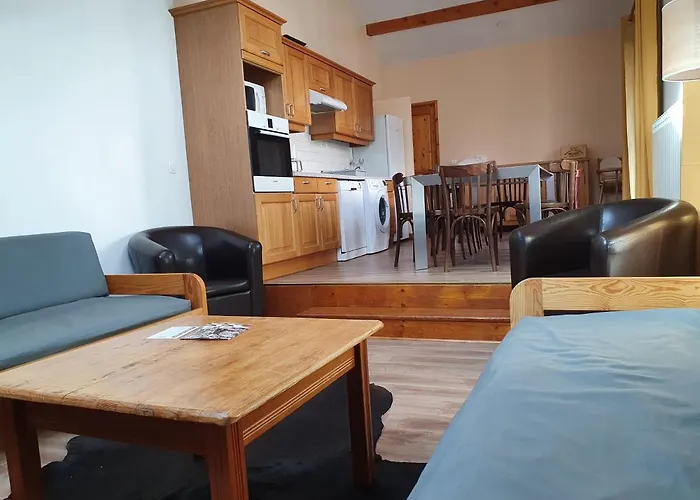 130m2 ,5 Chambres, Tres Bien Situe *