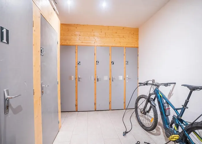 130m2 ,5 Chambres, Tres Bien Situe Apartament *